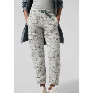 Athleta Trekkie Convertible Hike Pant 3 way wear Leaf Print Jogger Size 6